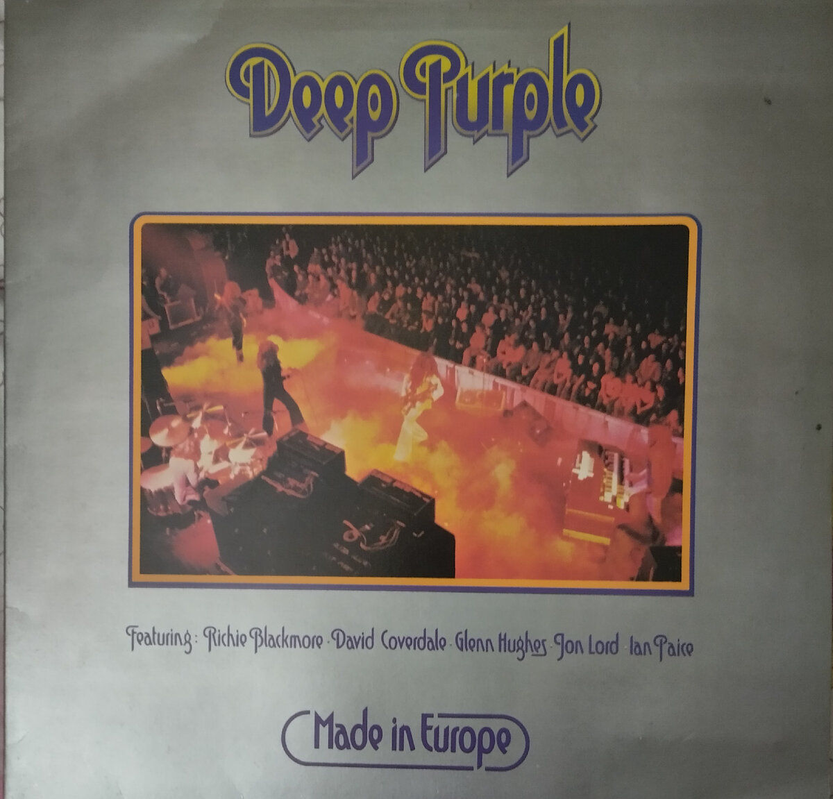 Лицевая сторона конверта(из моей личной коллекции) На первом издании на пятаке изображены лица музыкантов почему-то взятых с альбома "Come taste the band" У меня,видимо,второе издание.