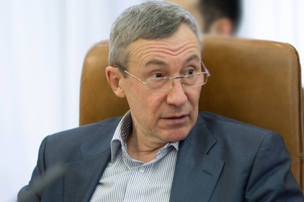    Климов: покинувшие РФ с начала СВО могут подпасть под закон об иноагентах