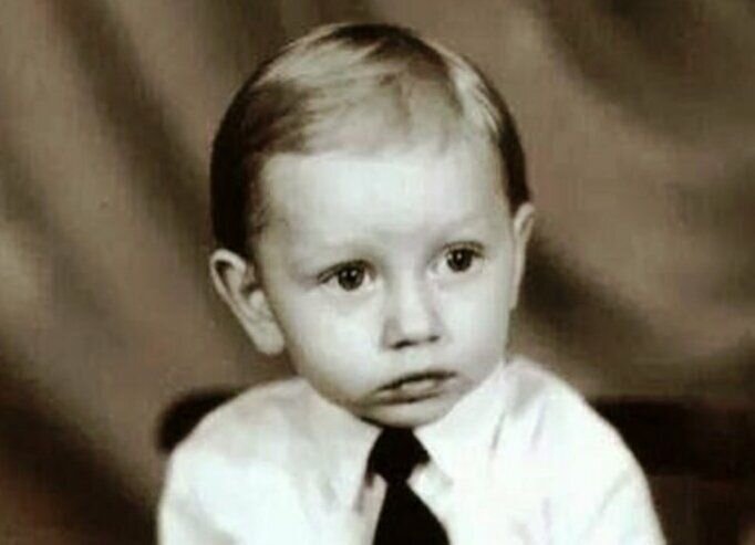 Маленький Владимир Путин