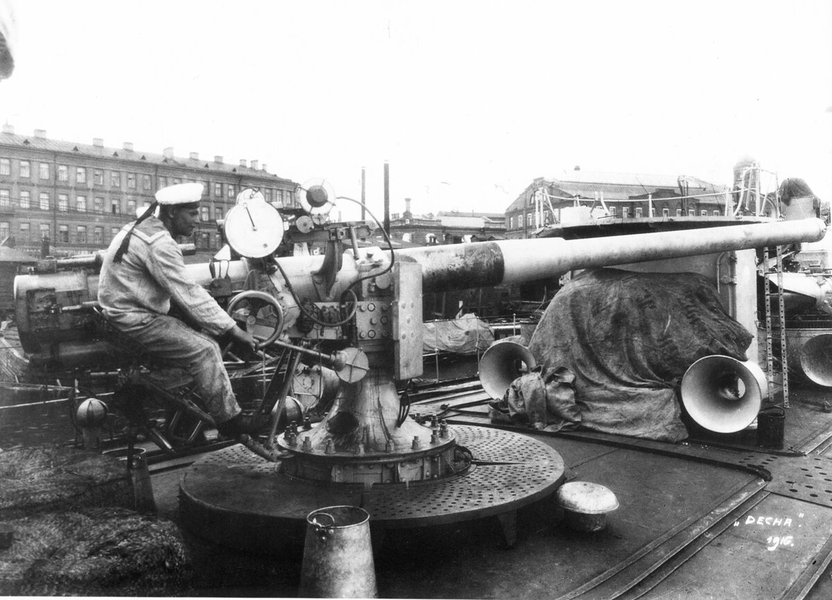 102-мм/60 орудие Обуховского завода на балтийском эсминце «Десна»