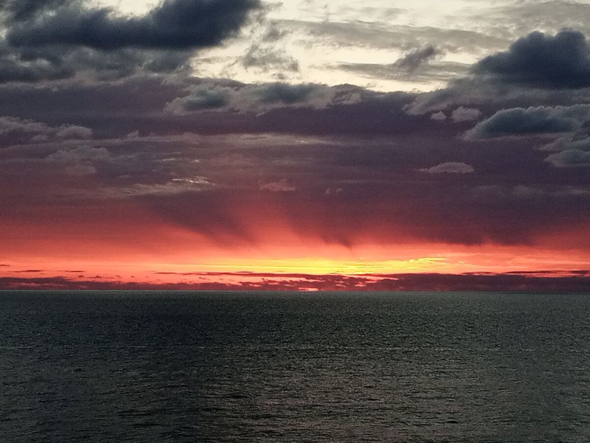 У меня пока нет "суперкарьеры", но каждый день у меня есть этой невероятный красоты закаты.