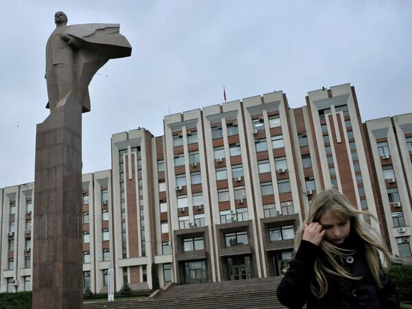   © AP Photo / Bela Szandelszky