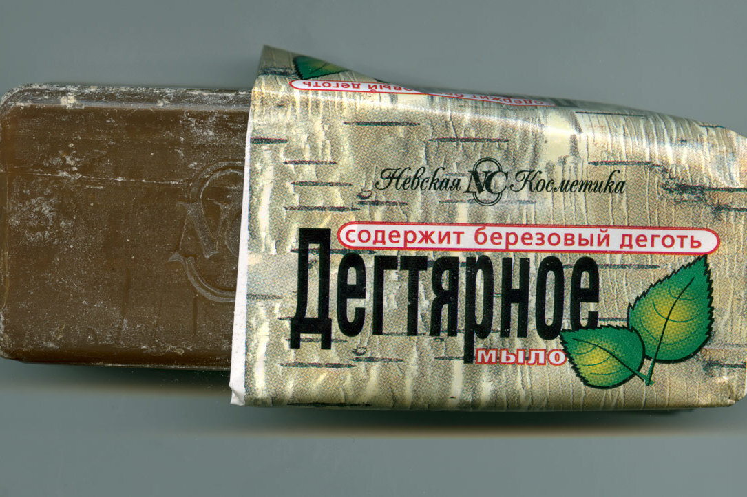     Стоит копейки, а пользы на миллион! Чем полезно дегтярное мыло в быту