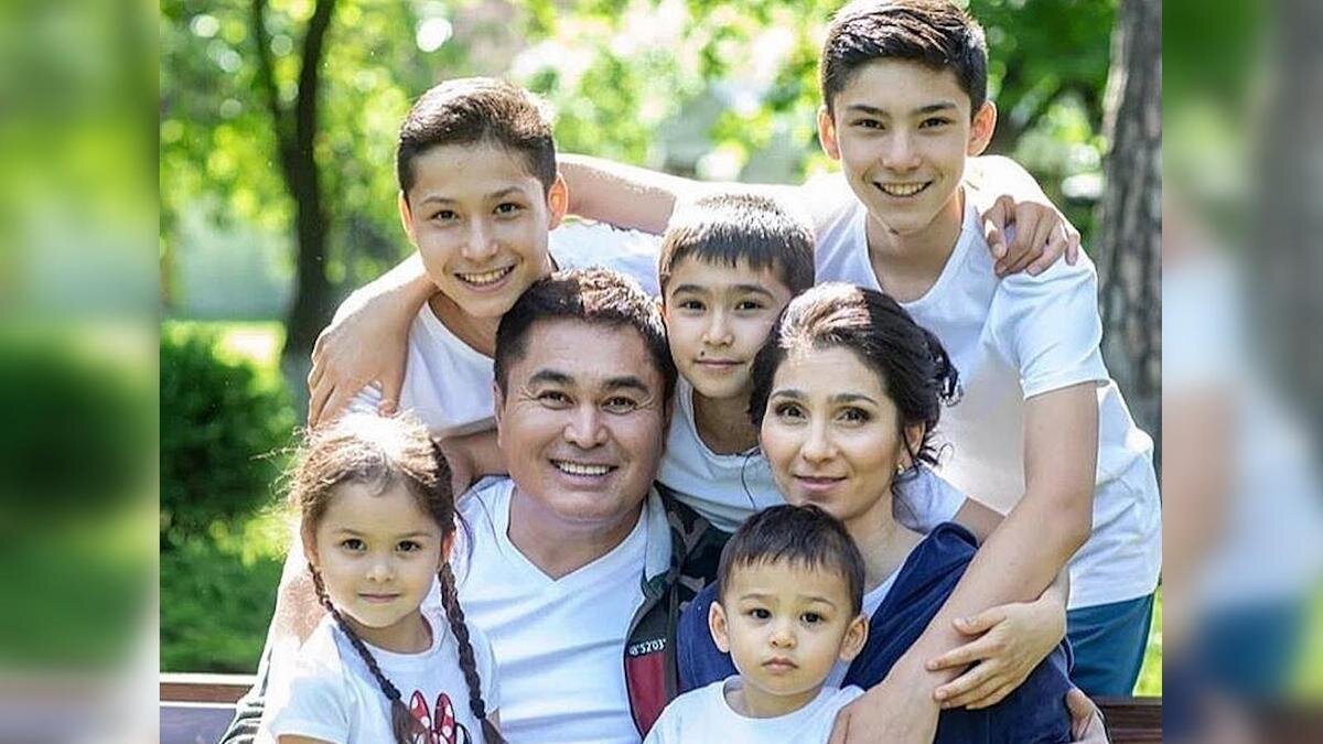    Арман Давлетяров с семьей:instagram.com/arman_dav