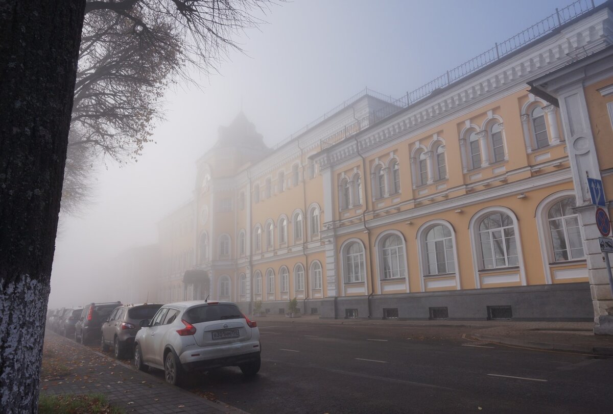 Дворцы Ярославля. «Русский терем» с видом на Волгу - презент города к  300-летию дома Романовых | Наши воскресные маршруты | Дзен