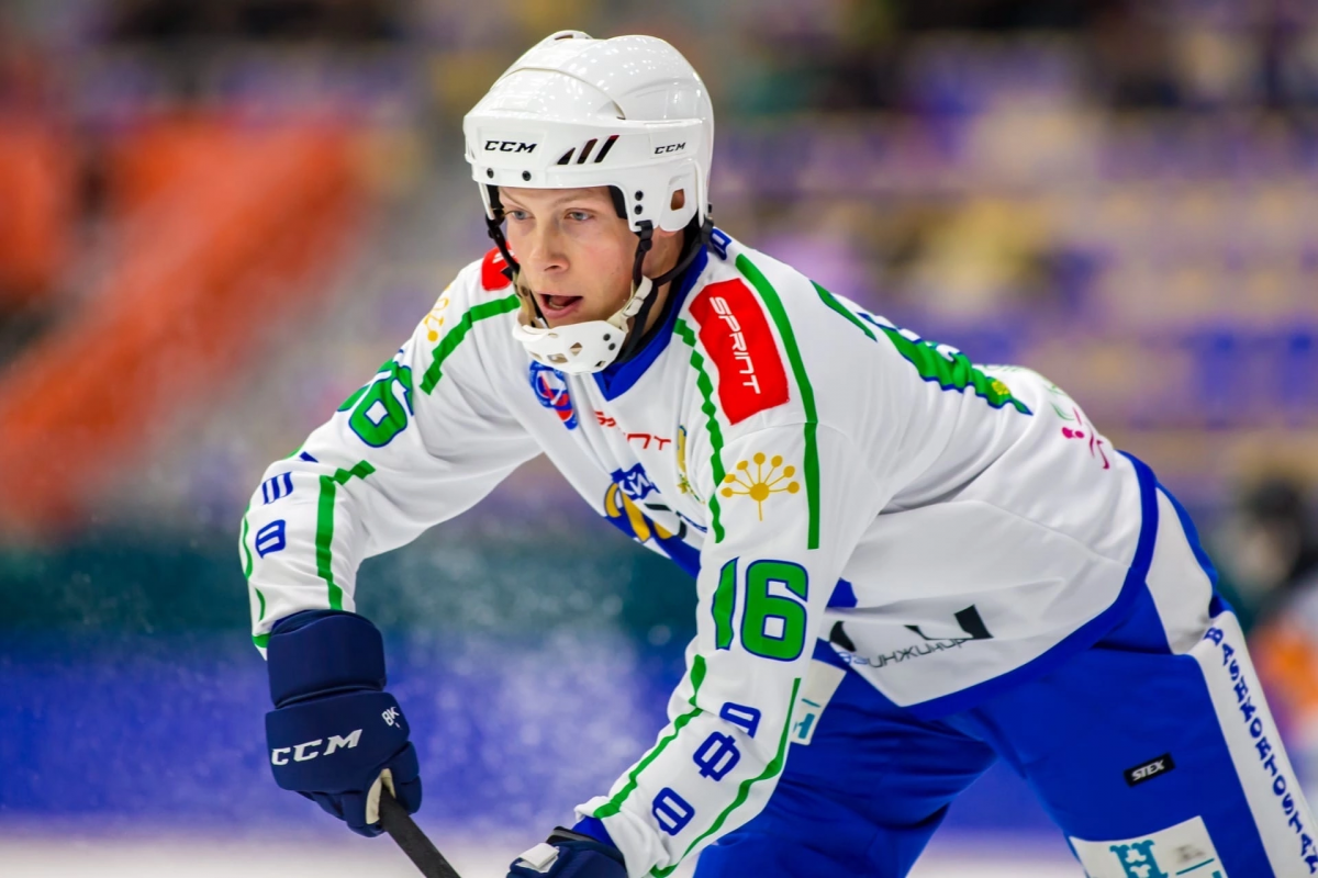    Уфимский «Кировец» обидно уступил «Сибсельмашу» на его поле