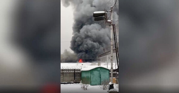 Пожар в здании на Комсомольской площади в Москве. Фото © VK / Москва с огоньком