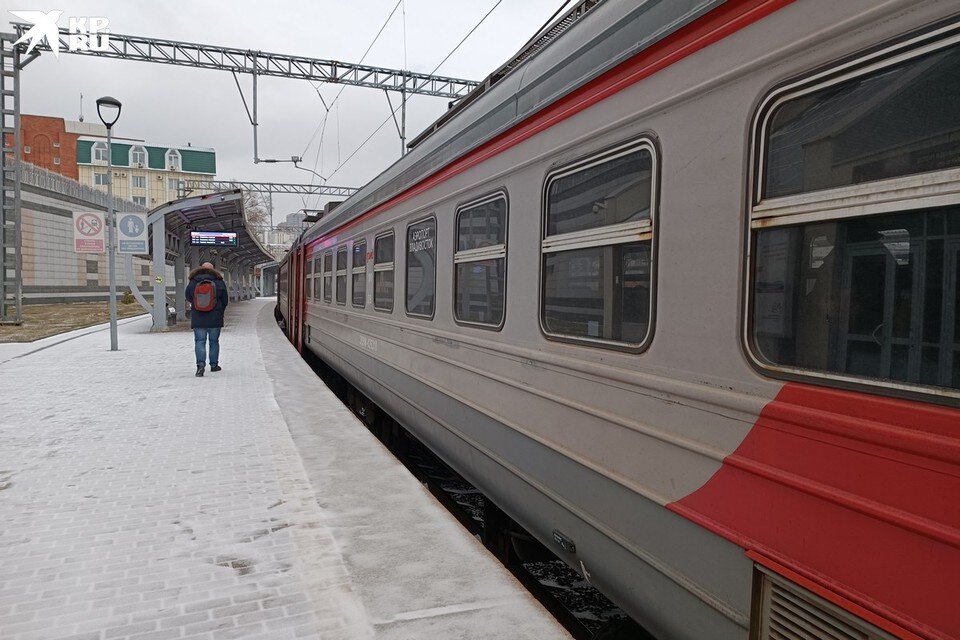     Два дополнительных поезда будут работать в Приморье во время новогодних праздников. Дарья НАУМЕЦ