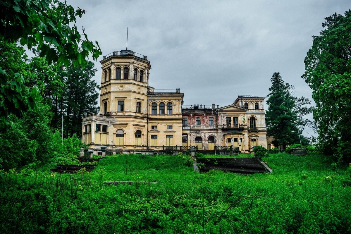 Дворец Великого князя Михаила Николаевича Петергоф