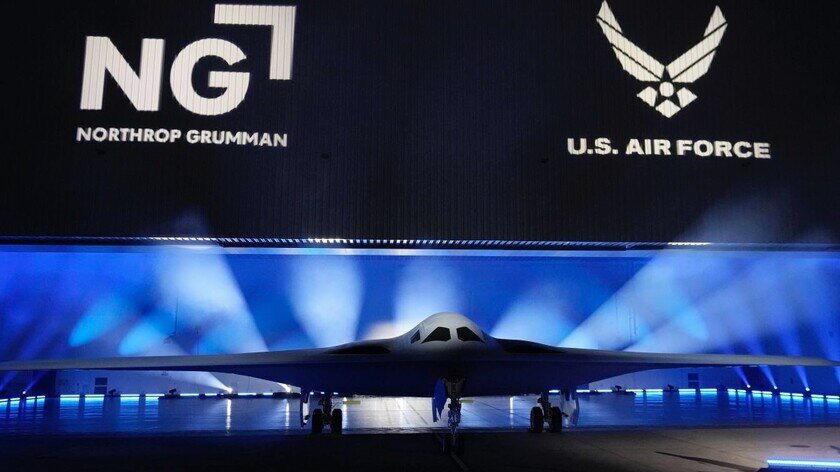    Так выглядел B-21 Raider на презентации в Калифорнии. Фото: YouTube