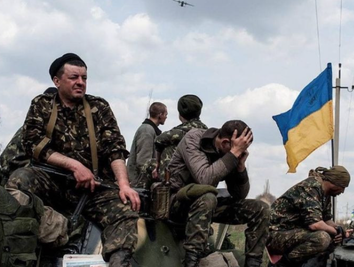 Украинцы отступают. Украинские войска. Украинская армия.