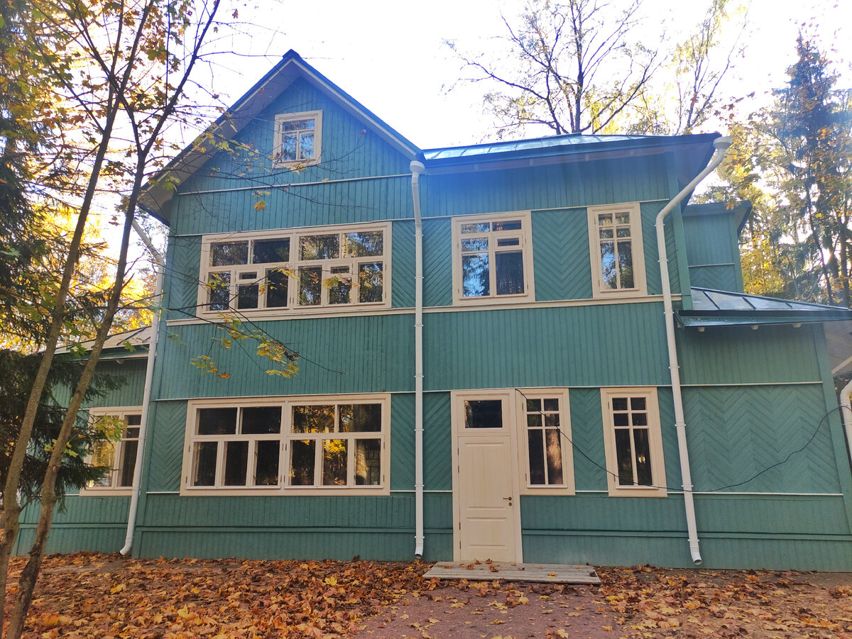 Дачи строились примерно в таком стиле