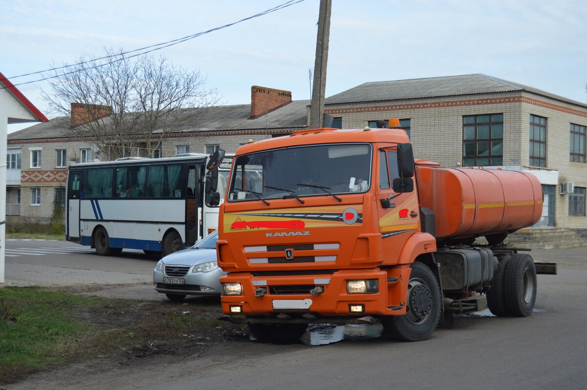 Фото автора. 03.12.2022. Станица. Транспорт бывает разным.