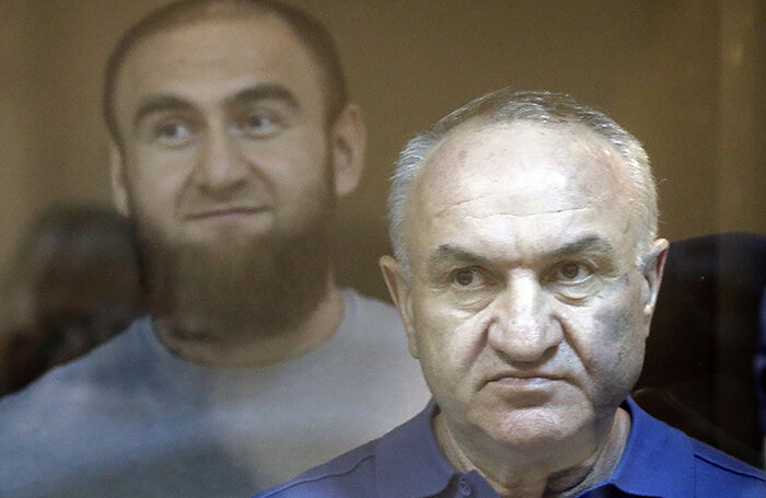    Бывший советник гендиректора «Газпром межрегионгаза» Рауль Арашуков и его сын, бывший член Совета Федерации РФ от Карачаево-Черкесии Рауф Арашуков.Александр Щербак/ТАСС
