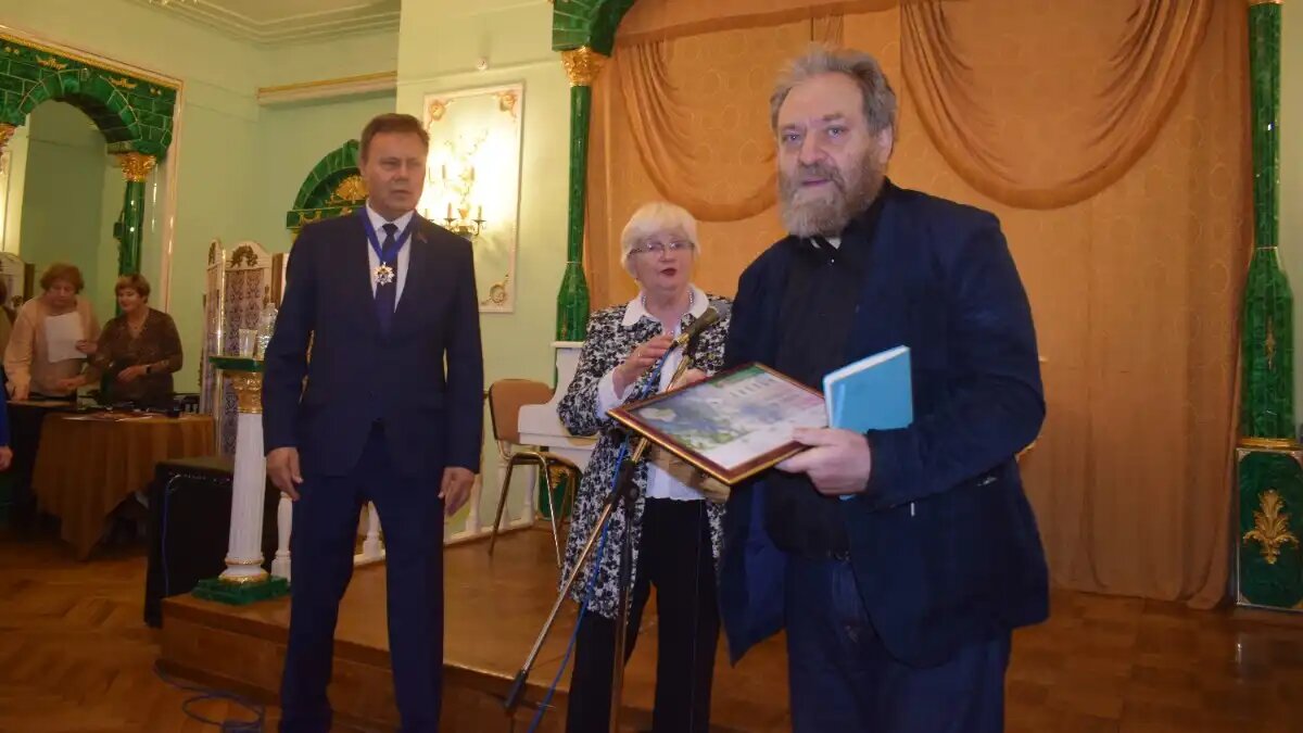 Фото:Ильдар Утямышев Директор НПО Биоцентр Александр Харченко получил диплом I степени Международного конкурса ЭкоМир-2022 и знак «За заслуги» РАЕН.