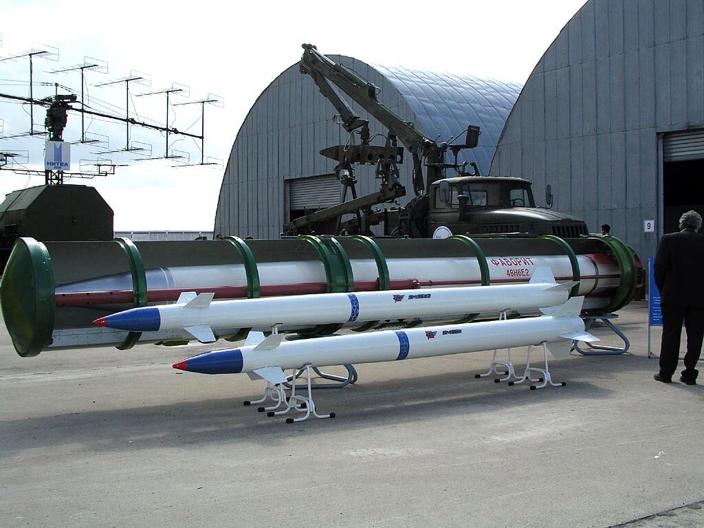 зенитная ракетная комплекс с-25 «беркут». 9м311 калибр. зур 9м96е2. зенитная управляемая ракета 9м330. зур.