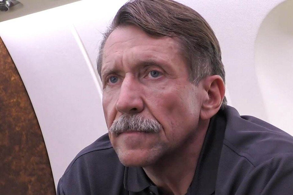     Виктор Бут подчеркнул что наслаждается снегом и воздухом свободы после 10 лет тюрьмы  ТАСС