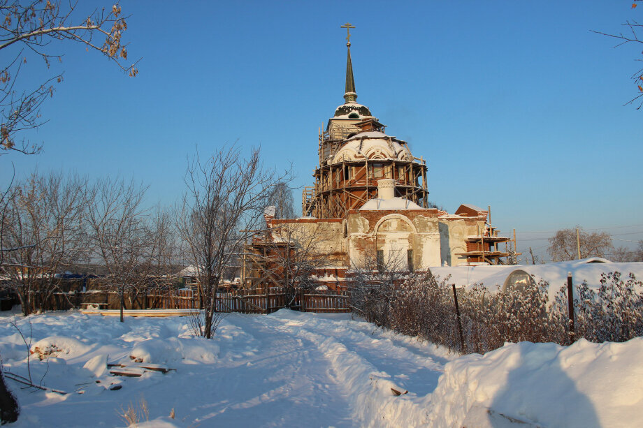 Храм в селе Мраморском восстанавливают с 2012 года. Фото: группа «Храм с. Мраморское/Иоанно-Предтеченский приход» в соцсети «ВКонтакте»