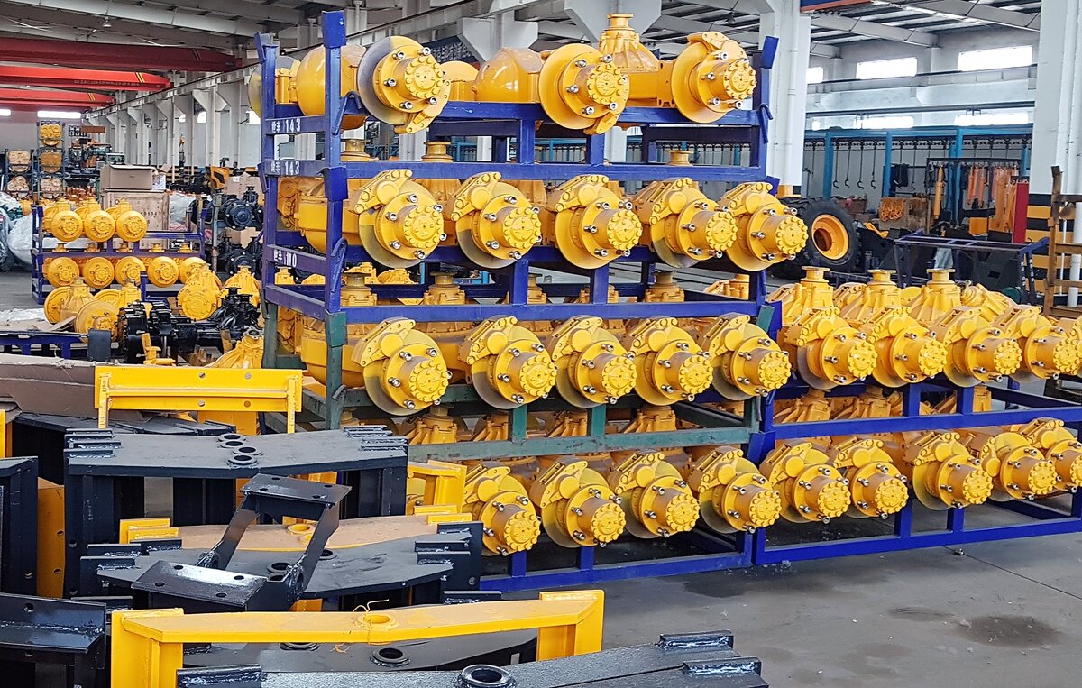 Склад запчастей для фронтальных погрузчиков