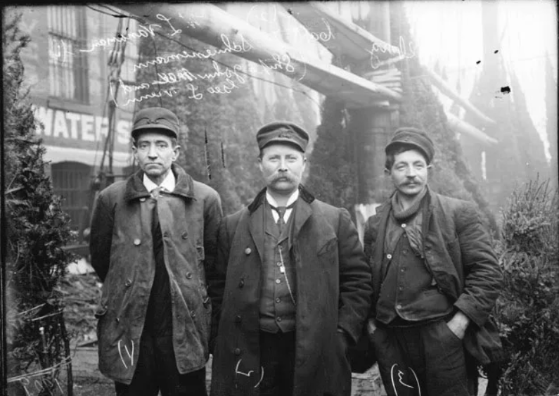 Капитан Г. Шенеманн на корабле "Роуз Симмонс" 1912 г.