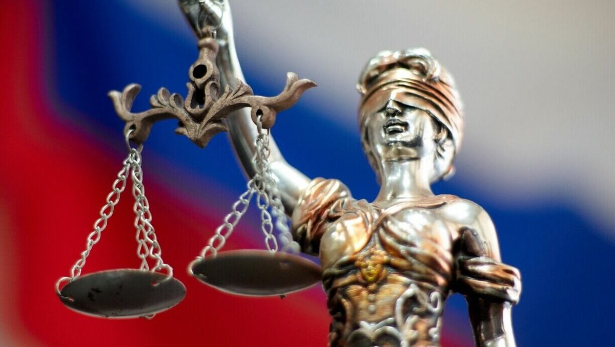     В Екатеринбурге Верх-Исетский райсуд перенес рассмотрение уголовного дела о коррупции в отношении председателя свердловского отделения Союза десантников Евгения Тетерина. Причина отсрочки — отправка в зону спецоперации для работы главой мобильной общественной приемной.