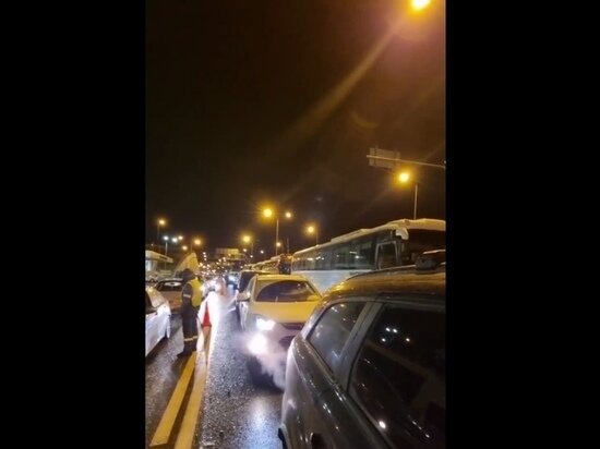     Пробка на Крымском мосту / Кадры очевидцев