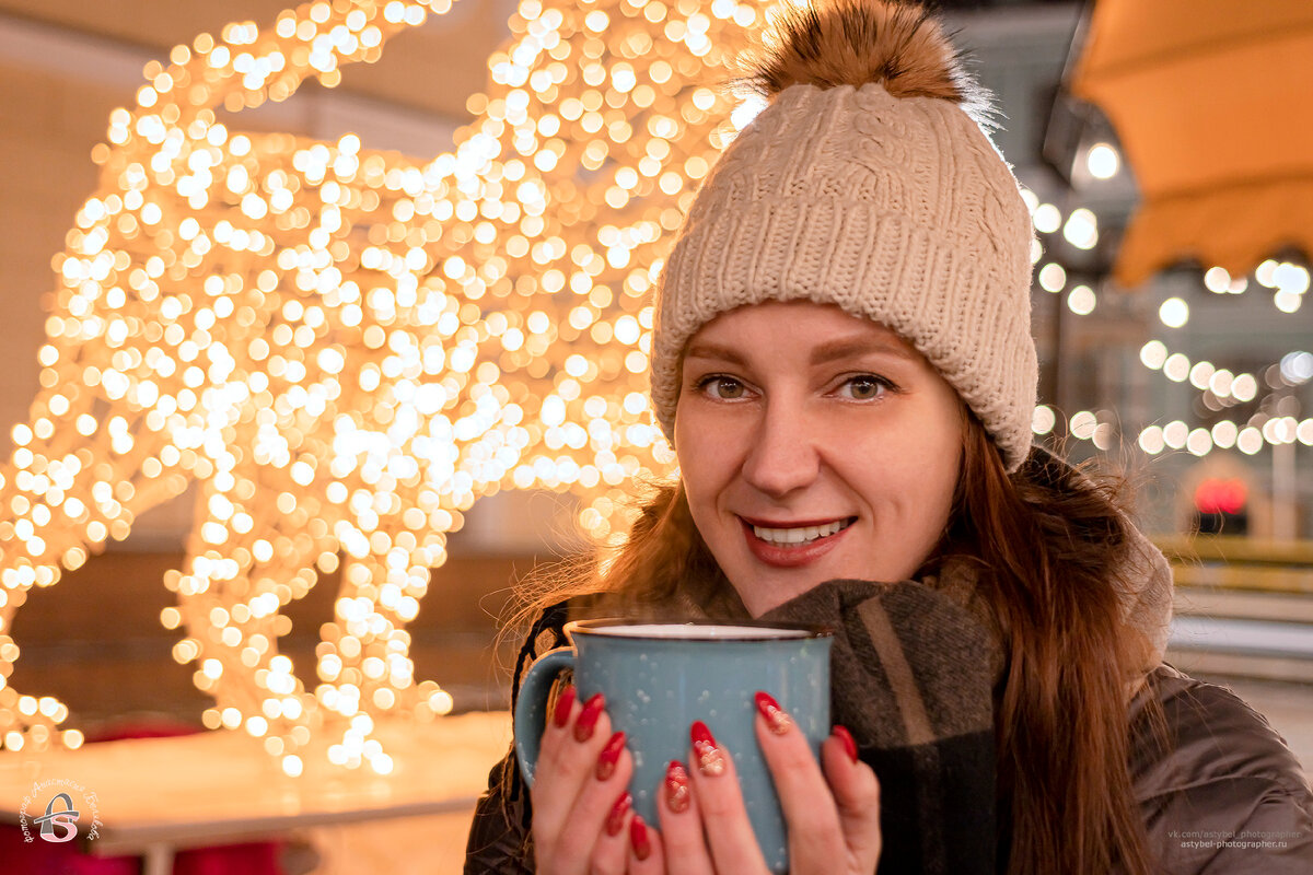 Новогодняя Love Story + семейная фотосессия Александры и её семьи в Санкт-Петербурге. Гостиный двор и Манежная площадь, г. Санкт-Петербург.
Дата съёмки: 29.12.2022 года.
Модель: Александра Гусельникова
Фотограф: Анастасия Белякова