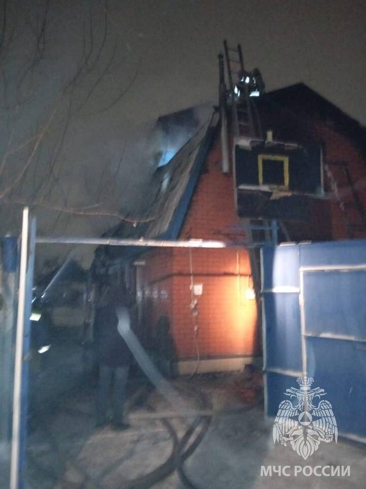  📷    В Орске ночью на пожаре пострадали 5 человек, 1 из которых — ребенок Кристина Просвиркина