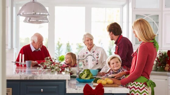    Психолог объяснил, как пережить выходные с неприятными родственниками Екатерина Щербакова