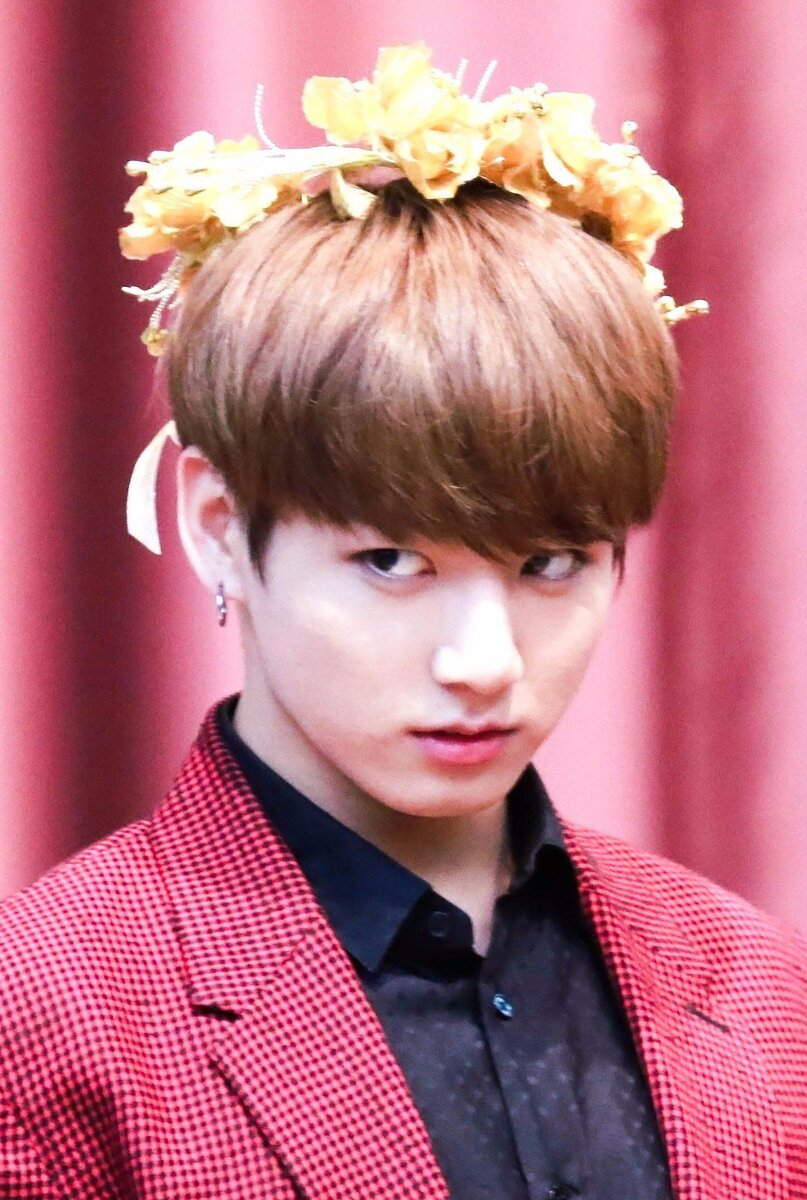 ( Jungkook at a fansigning event in Jongno, 29 October 2016, https://commons.wikimedia.org/wiki/File:Jungkook_at_a_fansigning_event_in_Jongno,_29_October_2016_02.jpg)