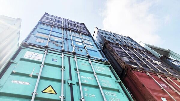    © Photo : Unsplash / OSG Containers