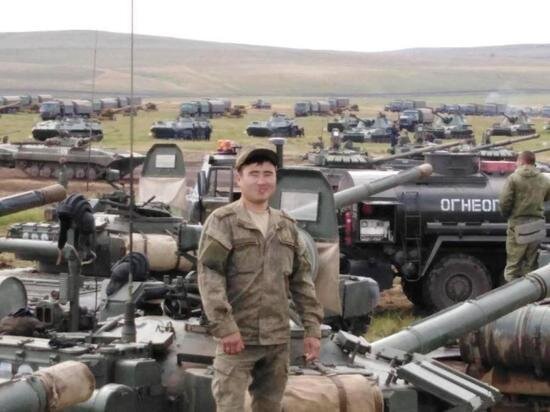     Старший лейтенант Дмитрий Цыбденов. Фото: из архива семьи