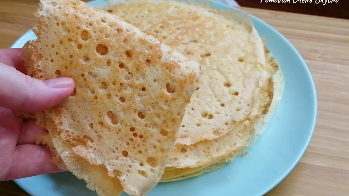 Блины дрожжевые на молоке с дырочками