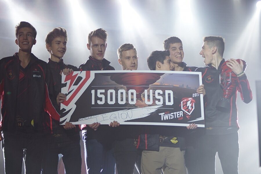 блиц твистер кап. Wot blitz twister cup 2016. команда блиц. твистер кап wot blitz 2019. команда варгейминг.