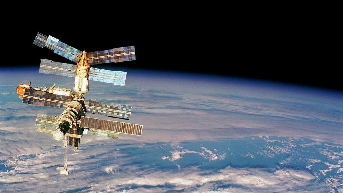 Топ-10 Нештатных ситуаций на космической станции МИР | Статист | Дзен