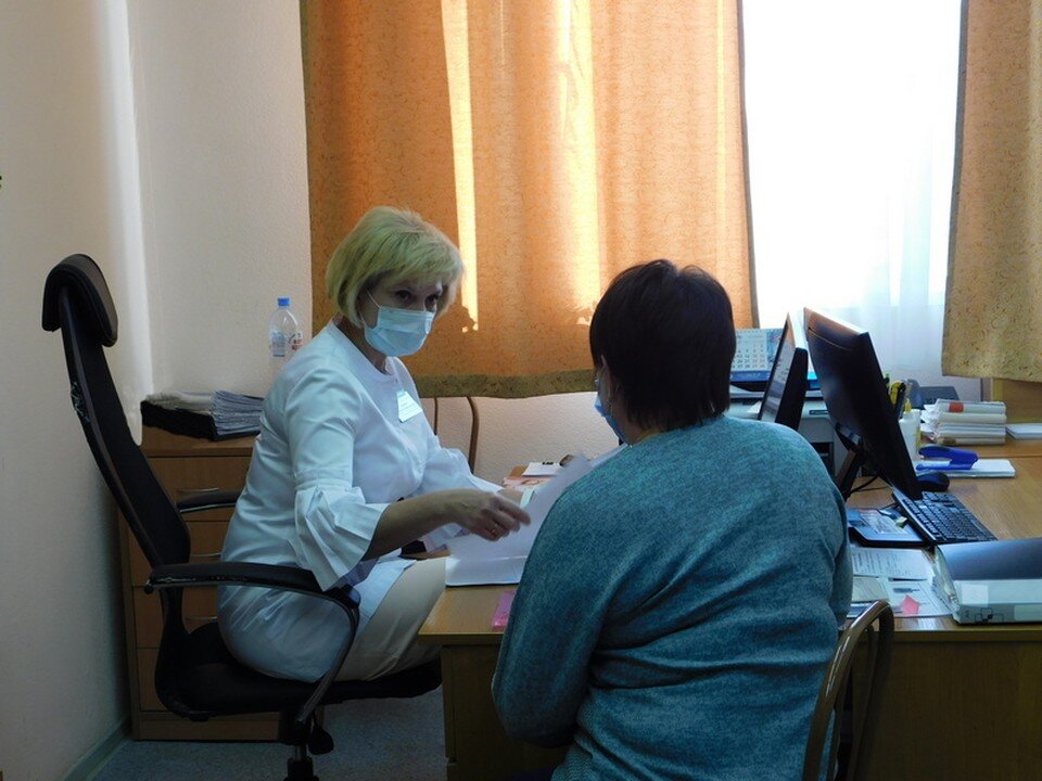     Осмотр пациенток  Алтайский онкологический диспансер