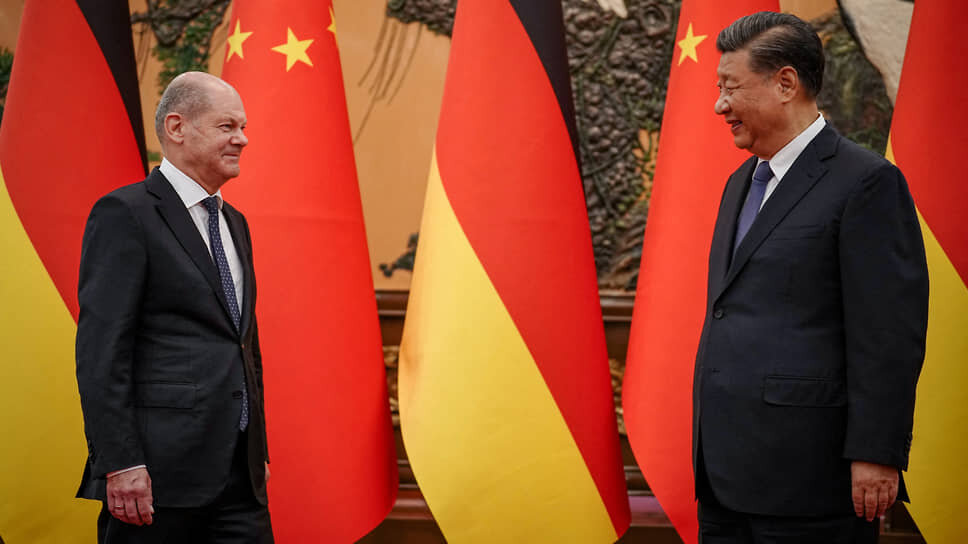 Фото: Reuters📷Олаф Шольц (слева) и Си Цзиньпин