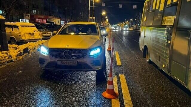     5 человек погибли, 22 — были ранены в последние три дня на дорогах Тюменской области. В 6 ДТП, произошедших на федеральных трассах, пострадали дети. Одна из аварий произошла по вине пьяного водителя.