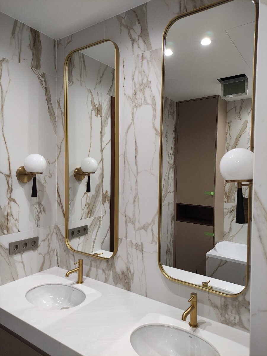 Доводим интерьер до совершенства - выбираем зеркало с подсветкой в ванную комнату