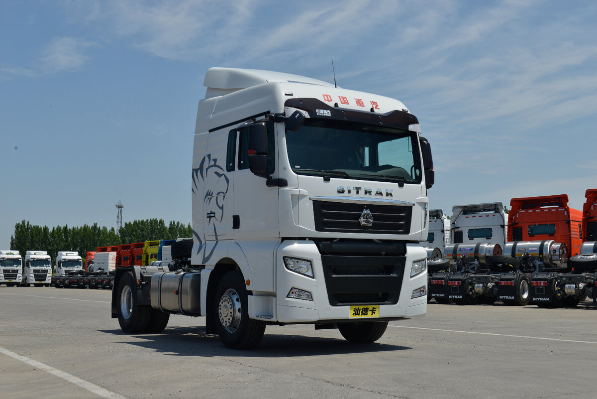 Тягач Sitrak серии C7H, колесная формула 4х2.©ООО "ТехМашЮнит"
