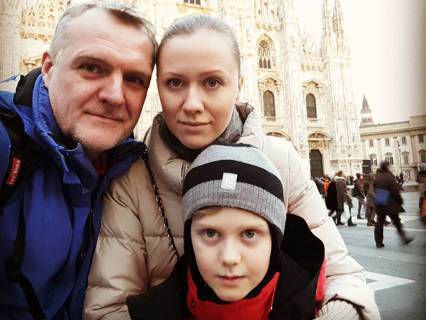 Сергей Пиоро с женой и сыном.Фото Яндекс.Картинки