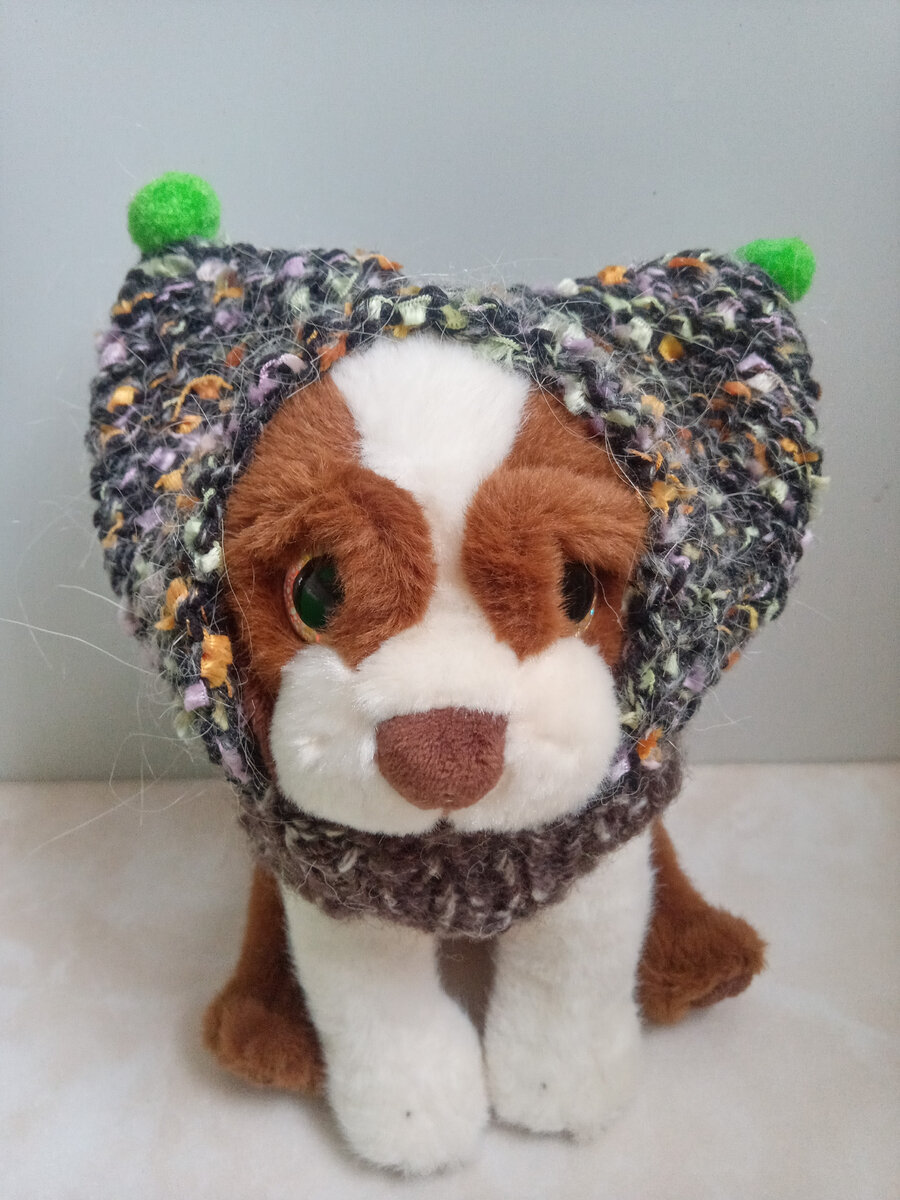 Шапочка для маленьких собачек , ручная работа 