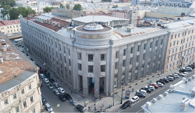 Фото 1. Главное здание Санкт-Петербургского Государственного Университета Промышленных Технологий и Дизайна. Адрес: Ул. Большая Морская, д. 18. Ах как я любил в свои студенческие годы этот замечательный корпус! Особенно в дни проведения Международного фестиваля моды, искусства и дизайна «Адмиралтейская игла».