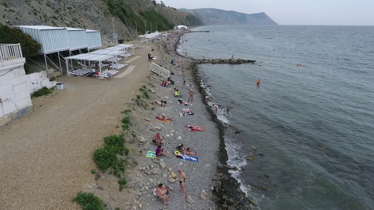 Спуск к морю на "40 Лет Победы" в Анапе.