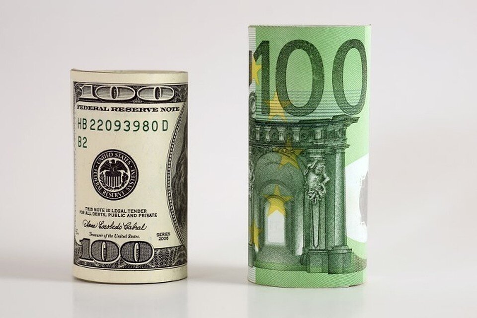     Россияне в третьем квартале 2022 года перевели на зарубежные депозиты рекордные 1,47 трлн рублей  GLOBAL LOOK PRESS