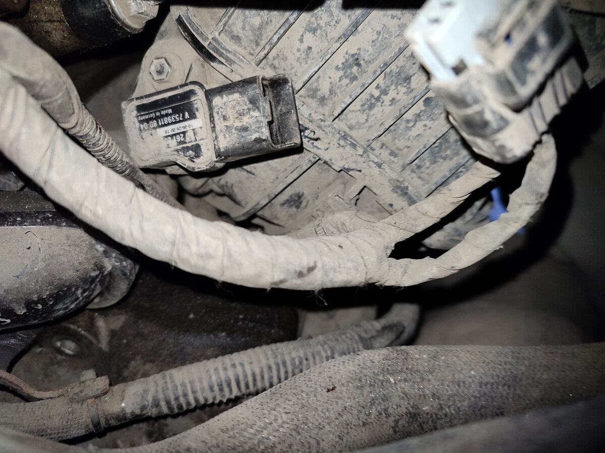 Оригинал, со снятым клемником.