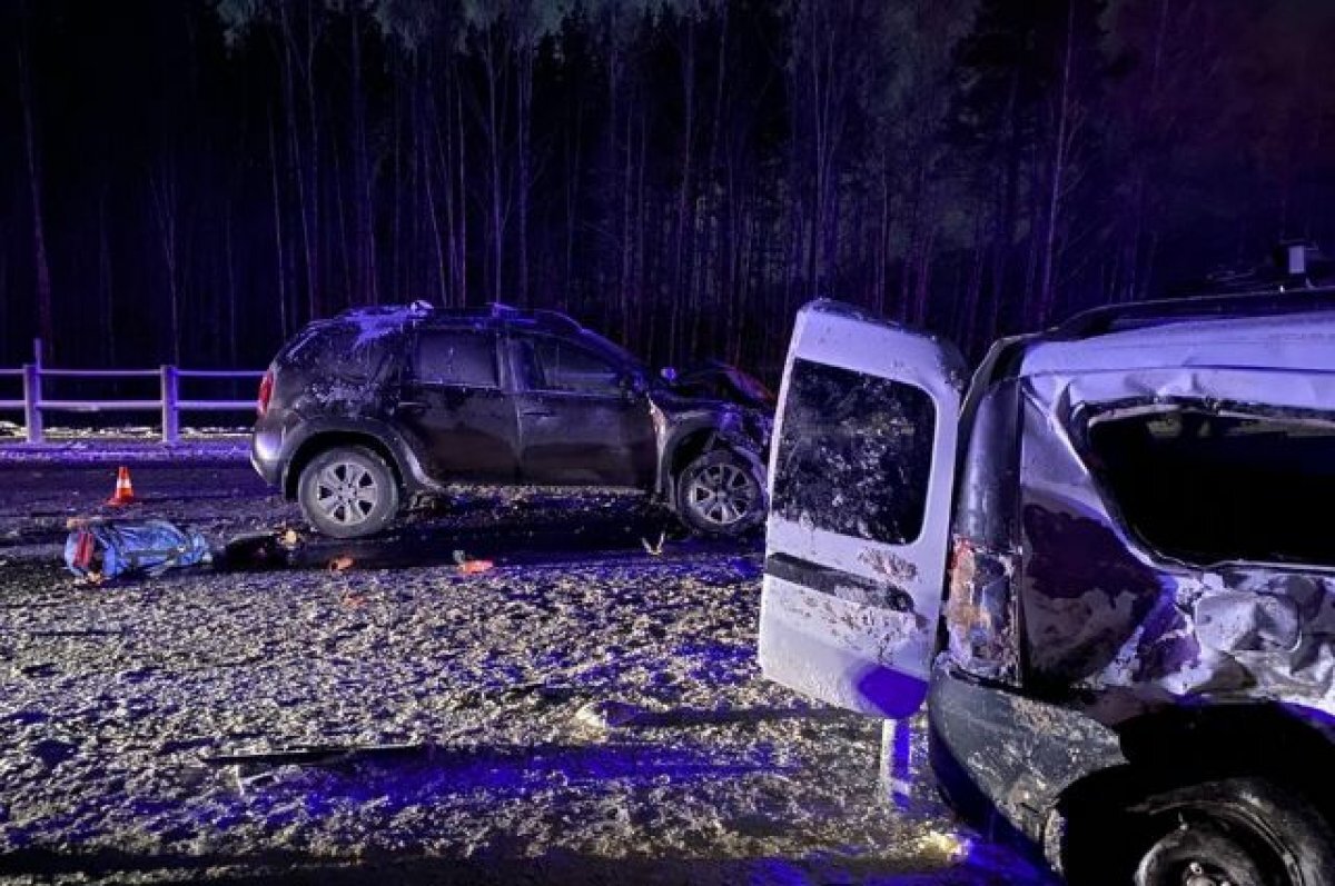    В лобовом ДТП на уральской трассе погибли девушка и 5-летний ребенок