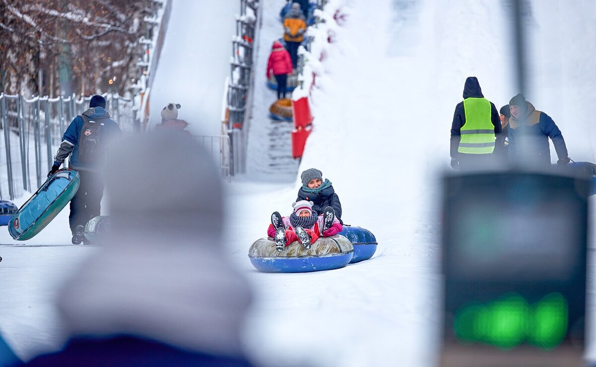   Зимний семейный досуг в Москве: чем заняться в новогодние праздники 2023 года?