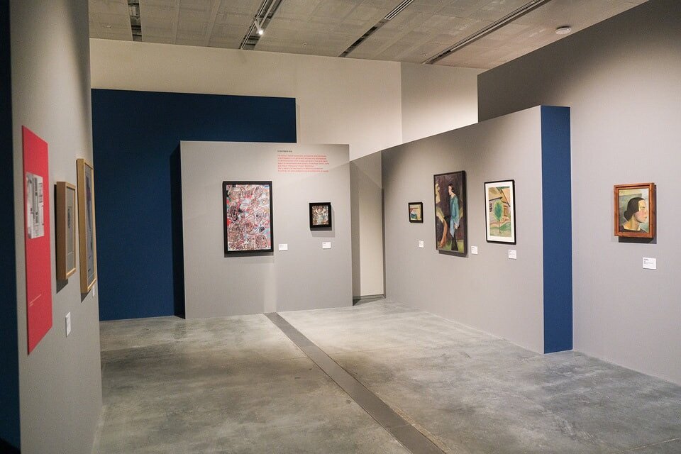 На какую выставку сходить в москве. Выставочный зал лето выставка. На какую выставку сходить в москве. Artstory галерея современного искусства. Выставка экспрессионизма.