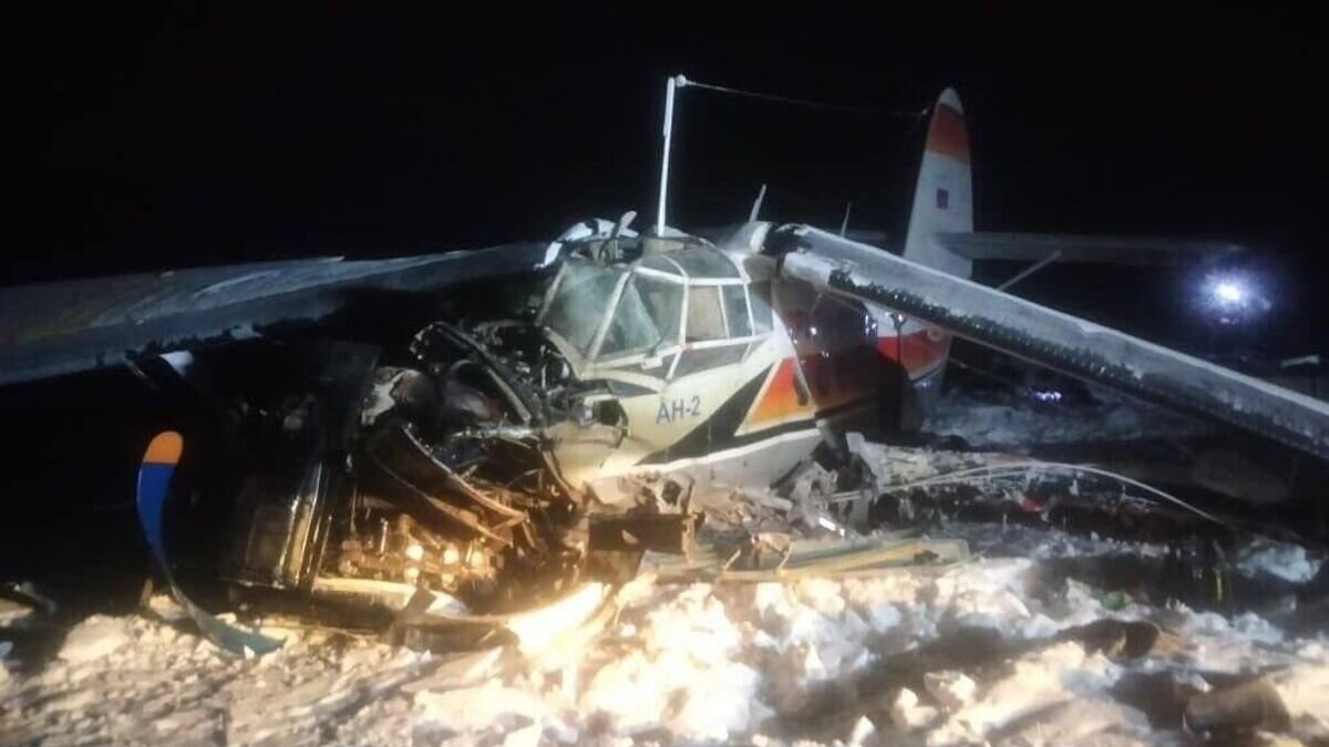    Крушение самолета Ан-2 недалеко от поселка Каратайка в Заполярном районе Ненецкого АО© Фото : СК РФ